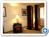 GRYPHON BIG SPEAKER @ CES 2004